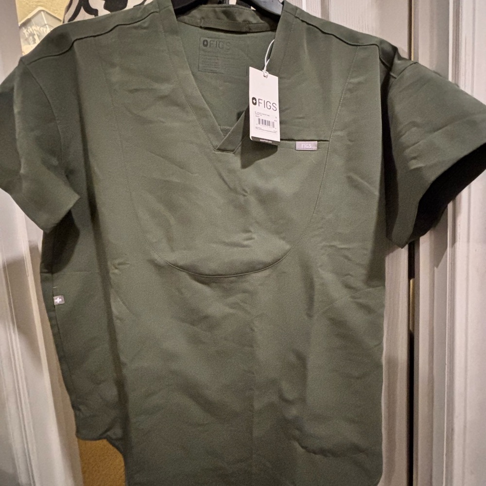 Figs Moss Green Hallie V-Neck Oversized Scrub Top